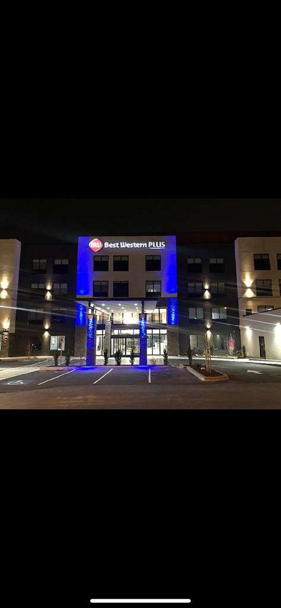 Best Western Plus Tacoma Hotel Exterior photo